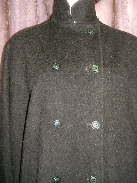 Moessmer Wool Green Vintage Walking Cape - Picture 12 of 17